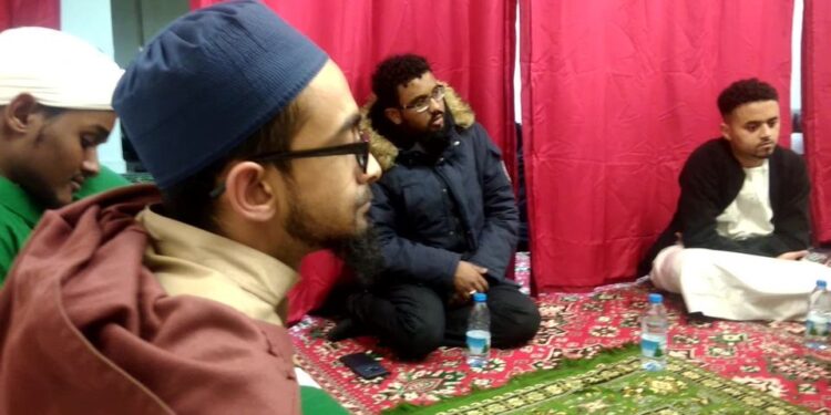 Unexpected British Somalian party celebrating the birth of the Prophet Muhammad (pbuh) last night in north east London.
…