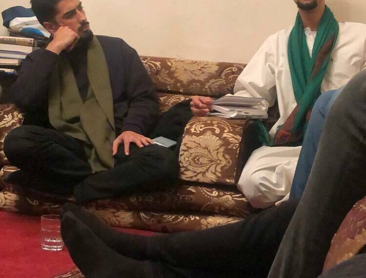 It’s hilarious considering the two pics you see, his facial expressions, that he’s been asked to moderate the session at…