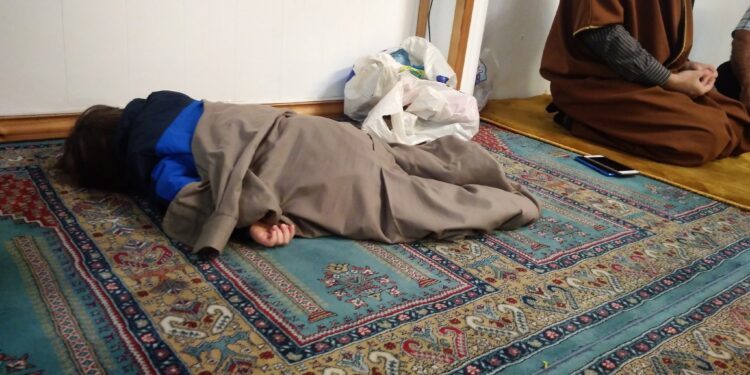 Small boy adhan in Norway.

Sunday classes at Masjid Darussalam Norge in Fredrikstad. 

At noon they pray in congregatio…