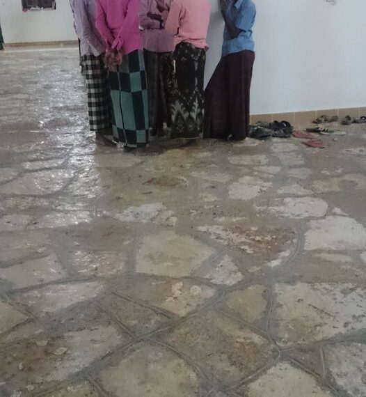 Somalis.

What some of them wear daily, have influenced boy band costume culture. 

Anyhow.. 

Many of us who live in th…