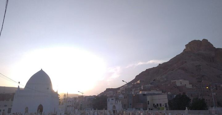 The Caliph, the honest, the siddiiq, Our Master Abu Bakr as-Siddiiq supplicated specifically for Tareem, that scholars w…