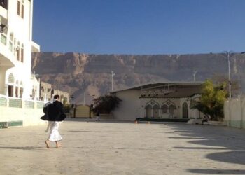 This post probably is for those parents from abroad who have sons studying in Dar al Mustafa.

This photo was taken at t…