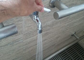 Ethical design at the mosque. 

I saw this at Sultan Mosque yesterday in Singapore. It’s Singapore’s National Mosque. Th…