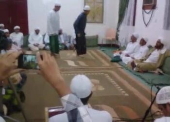 This is Zerbaadi. It’s often a dance you’ll see before the party gets started proper. It’s best to see older men doing t…