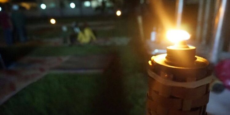 We leave Malaysia/Singapore shortly for Oman by air and then towards Tareem, Hadhramout Valley of Yemen by bus.

We requ…